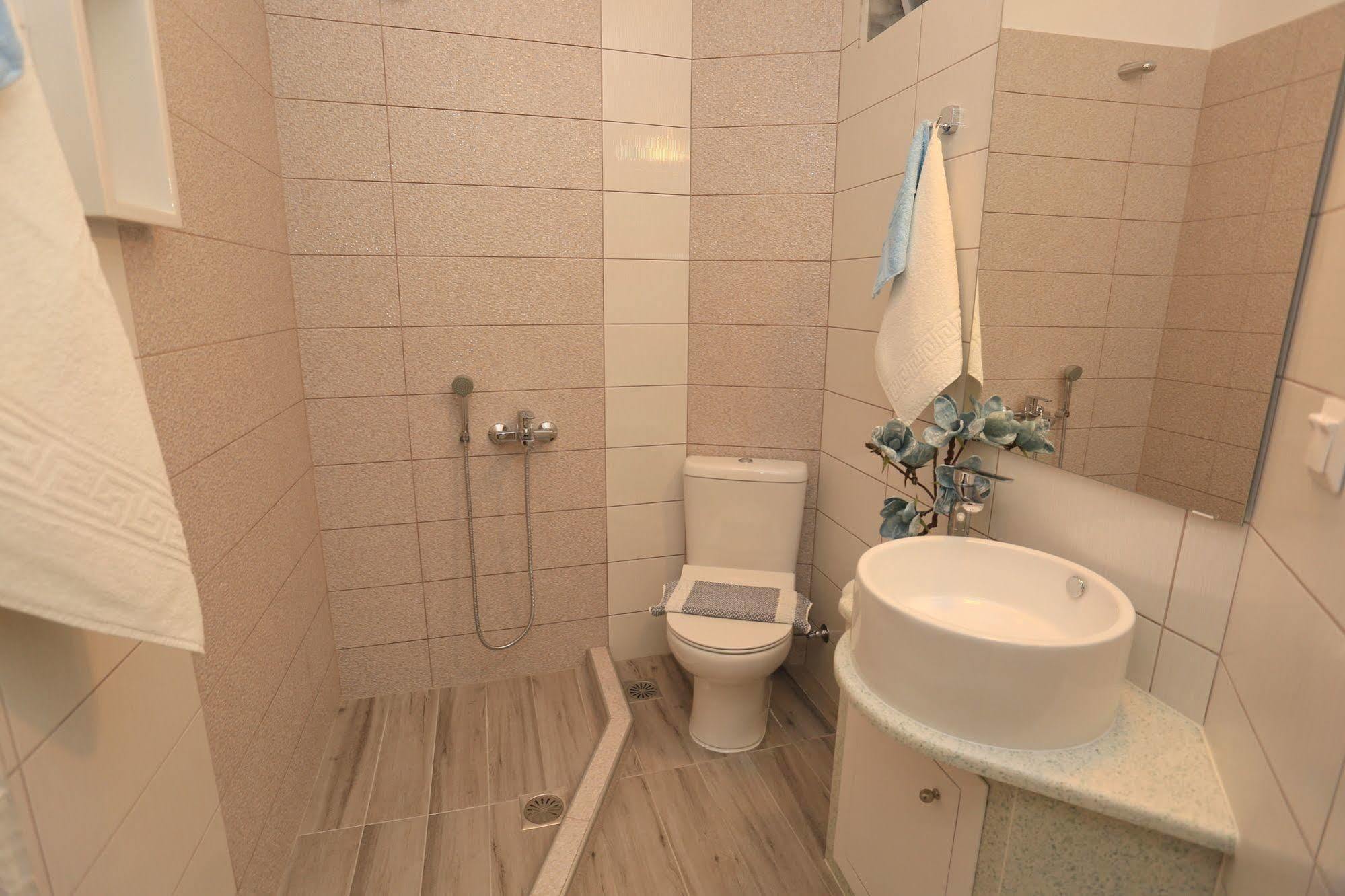 Hotel Apartment Kastoria Hanioti Eksteriør bilde